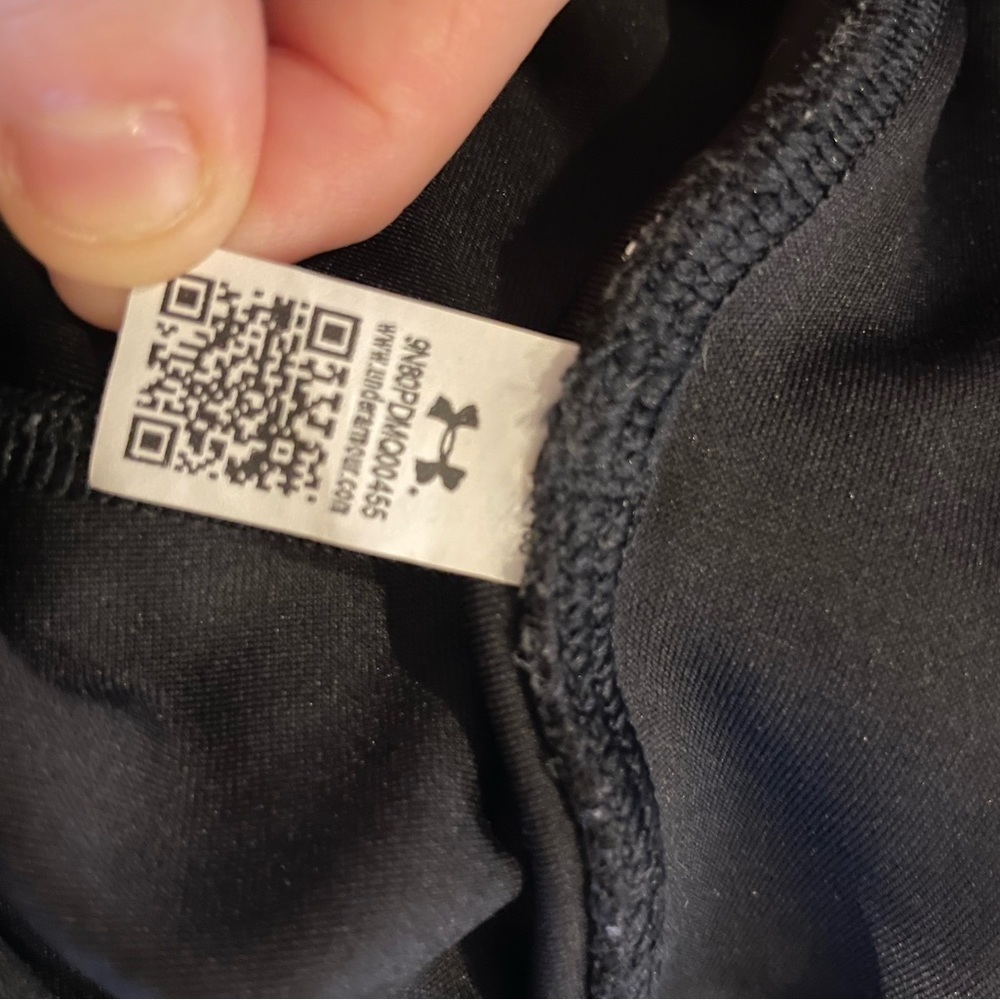 Under Armour Black Cropped‎ Leggings Mesh Detail - Picture 6 of 6
